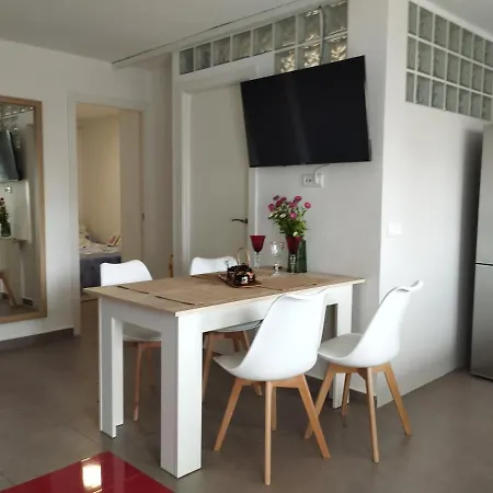 Cozy And Sunny Two Bedroom La Mata Beach *