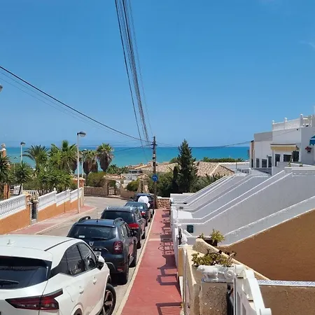 Cozy And Sunny Two Bedroom La Mata * Торевьиа