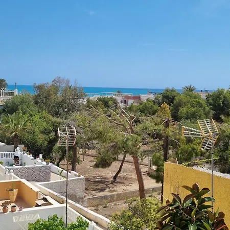 Апартаменты Cozy And Sunny Two Bedroom La Mata